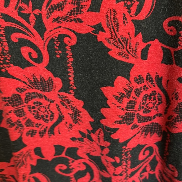Red and black tunic/blouse (XL) - Picture 6 of 7